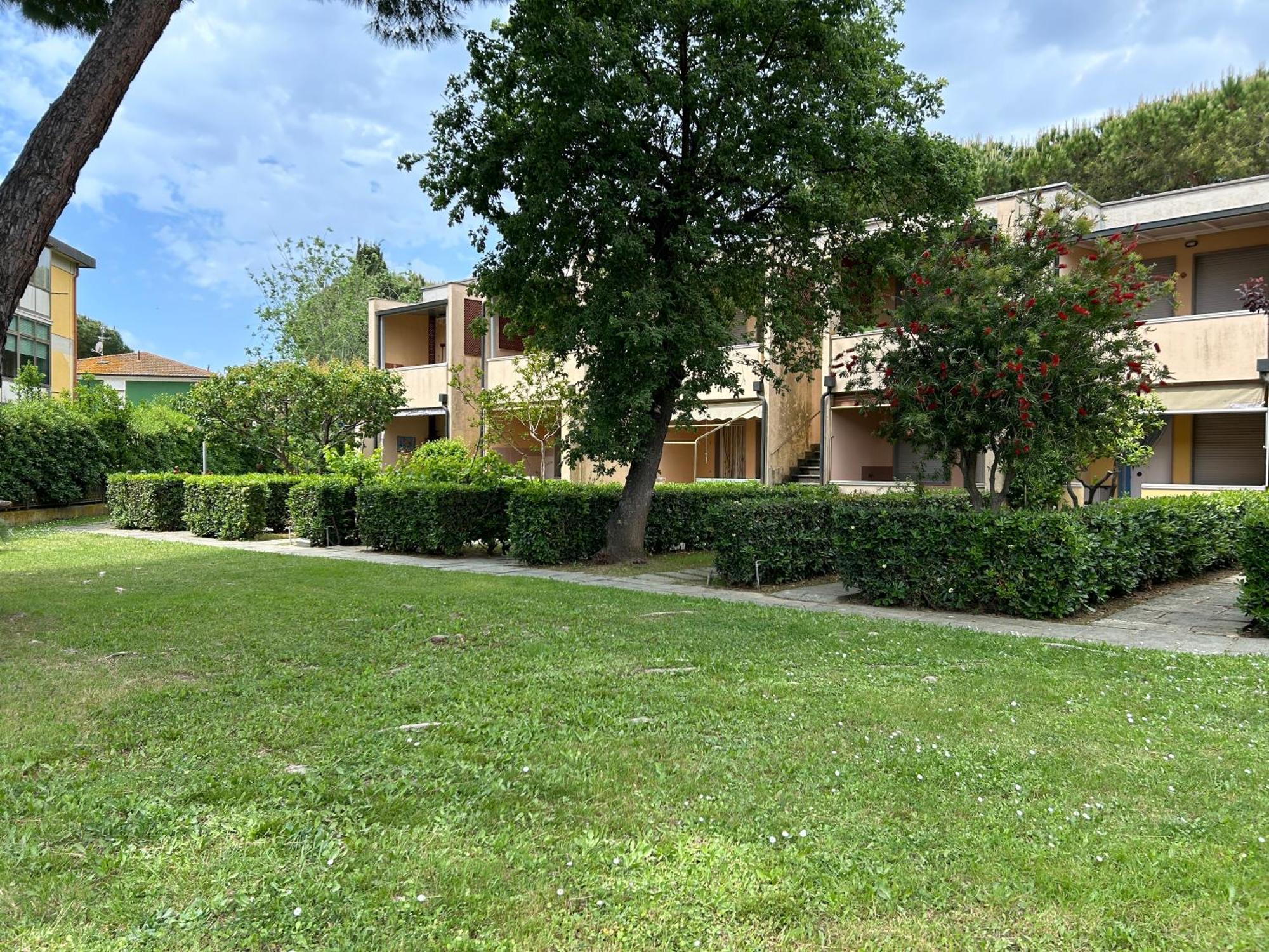 Appartamenti Via Dei Cipressi Marina Di Bibbona Exterior photo